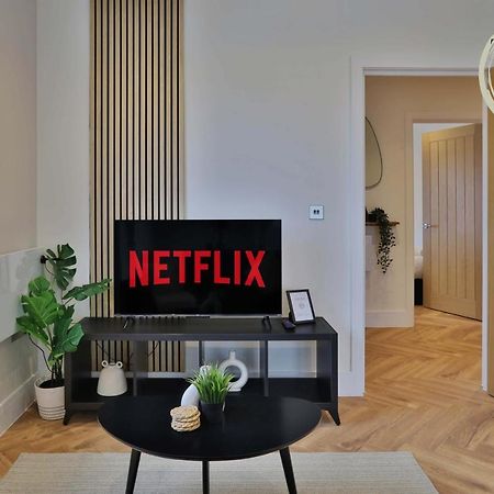 Newly-Built Urban Retreat By Ttlg Stays Rickmansworth Εξωτερικό φωτογραφία
