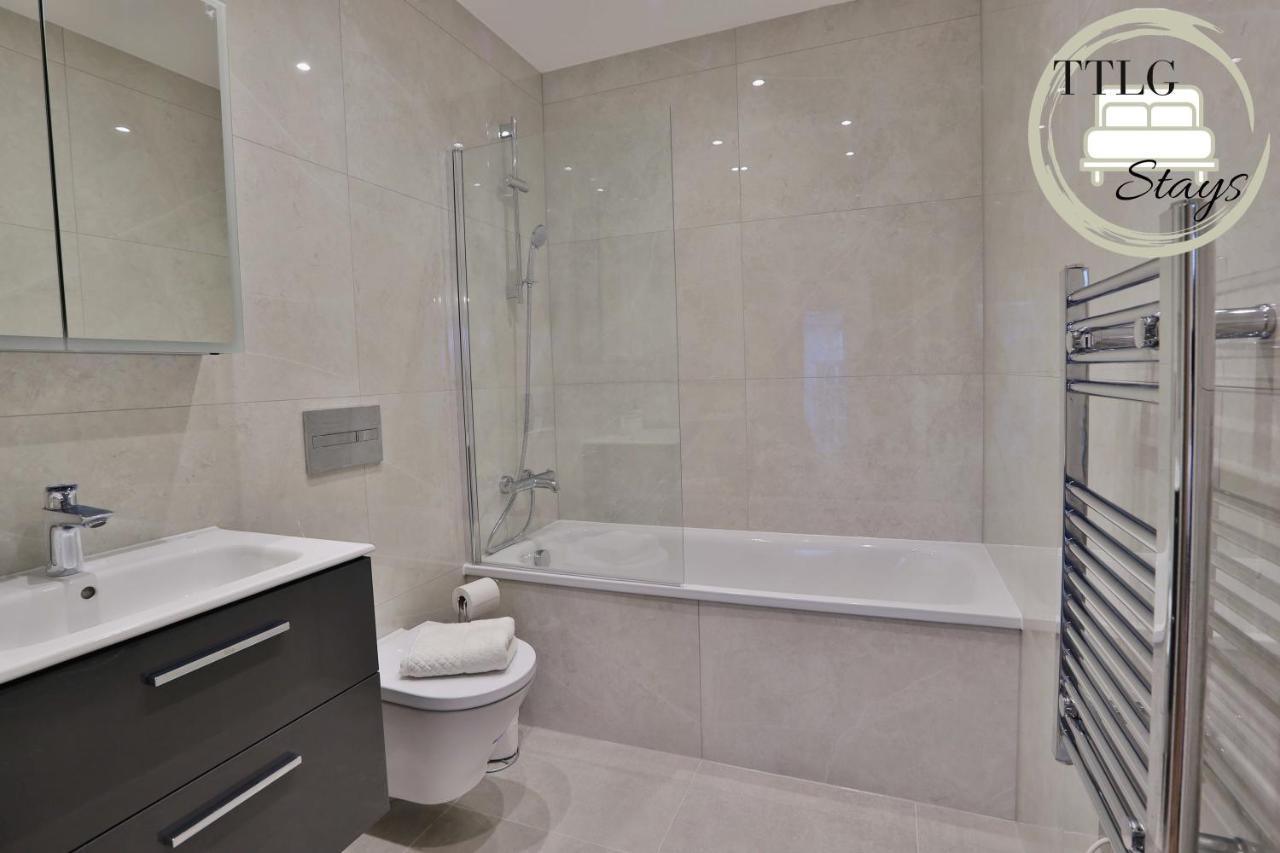 Newly-Built Urban Retreat By Ttlg Stays Rickmansworth Εξωτερικό φωτογραφία